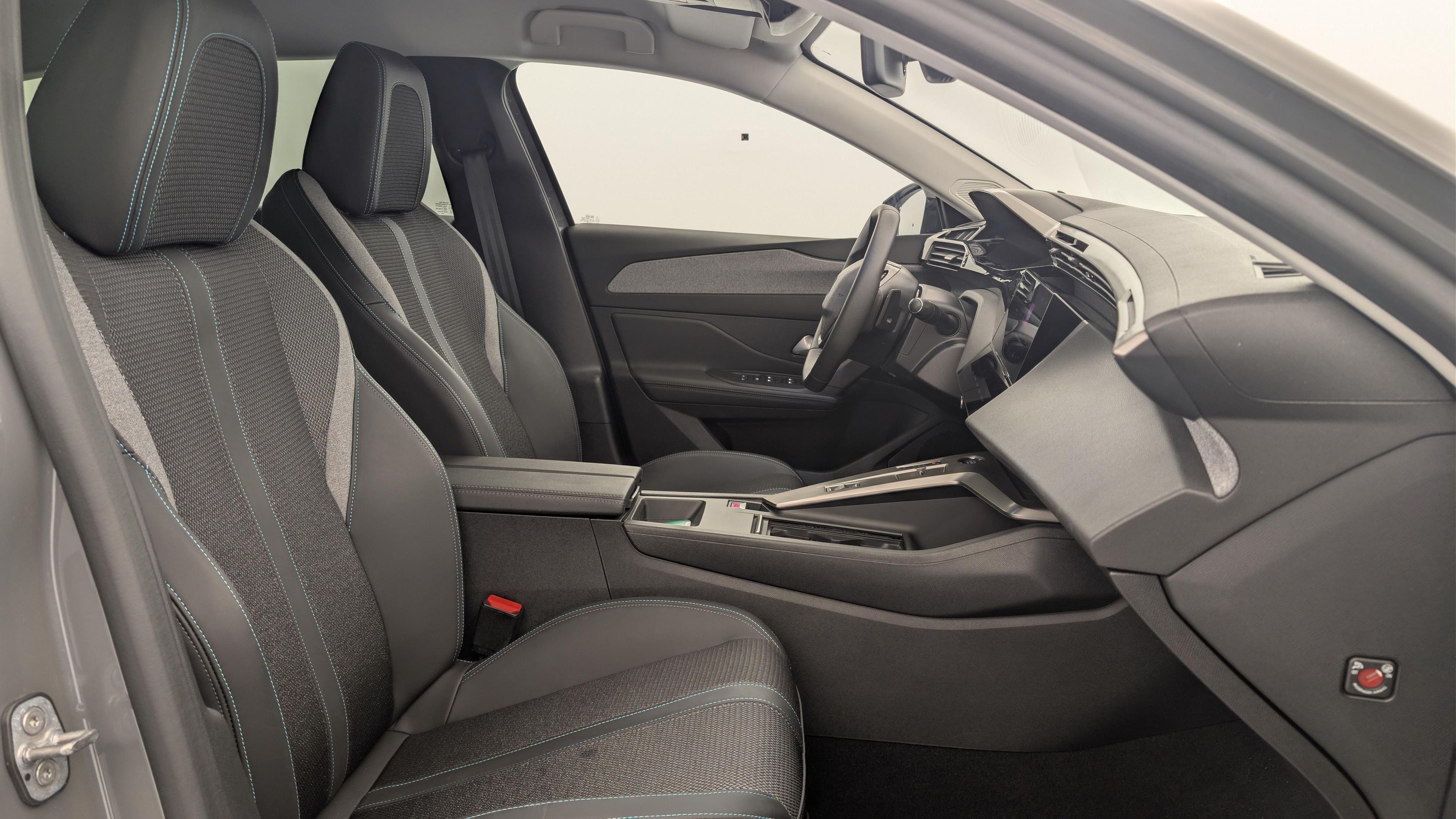 Peugeot 408 Hybrid 145 e-DCS6 Allure