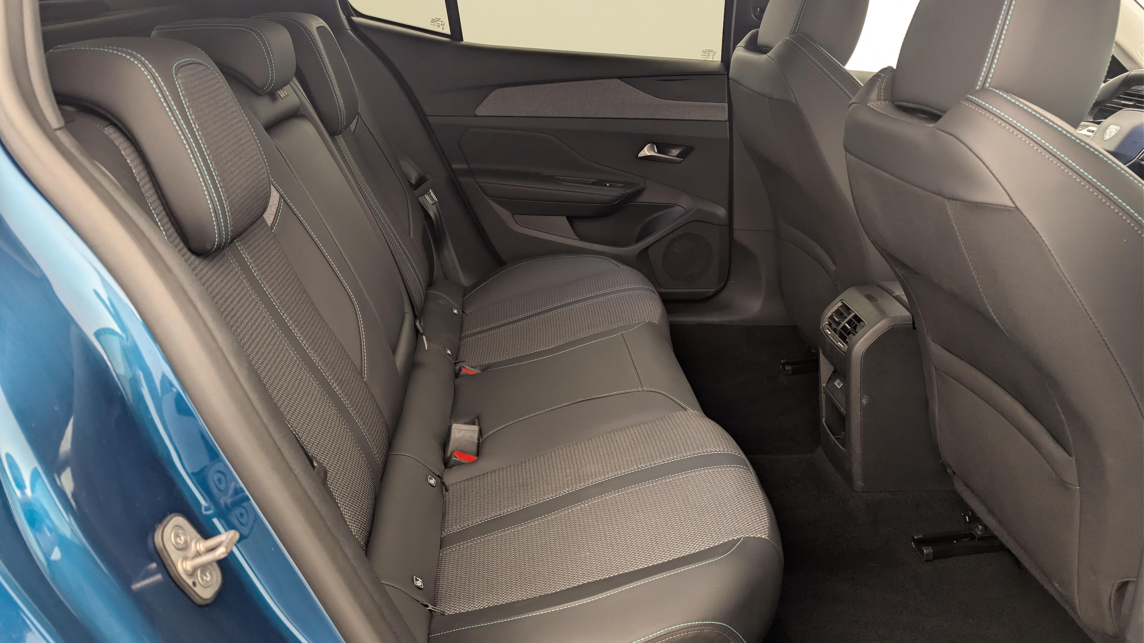 Peugeot 408 Hybrid 145 e-DCS6 Allure