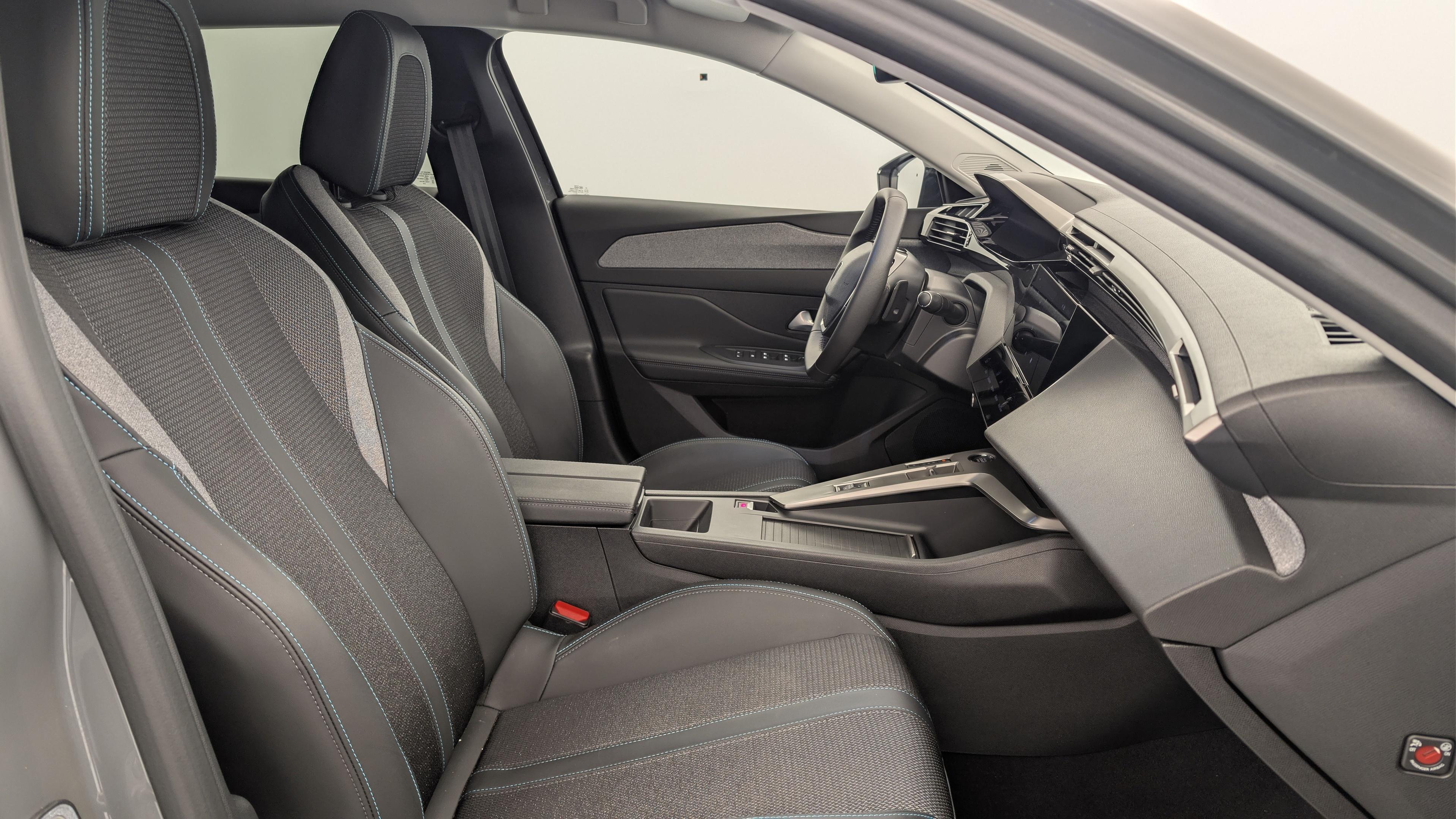 Peugeot 408 Hybrid 145 e-DCS6 Allure