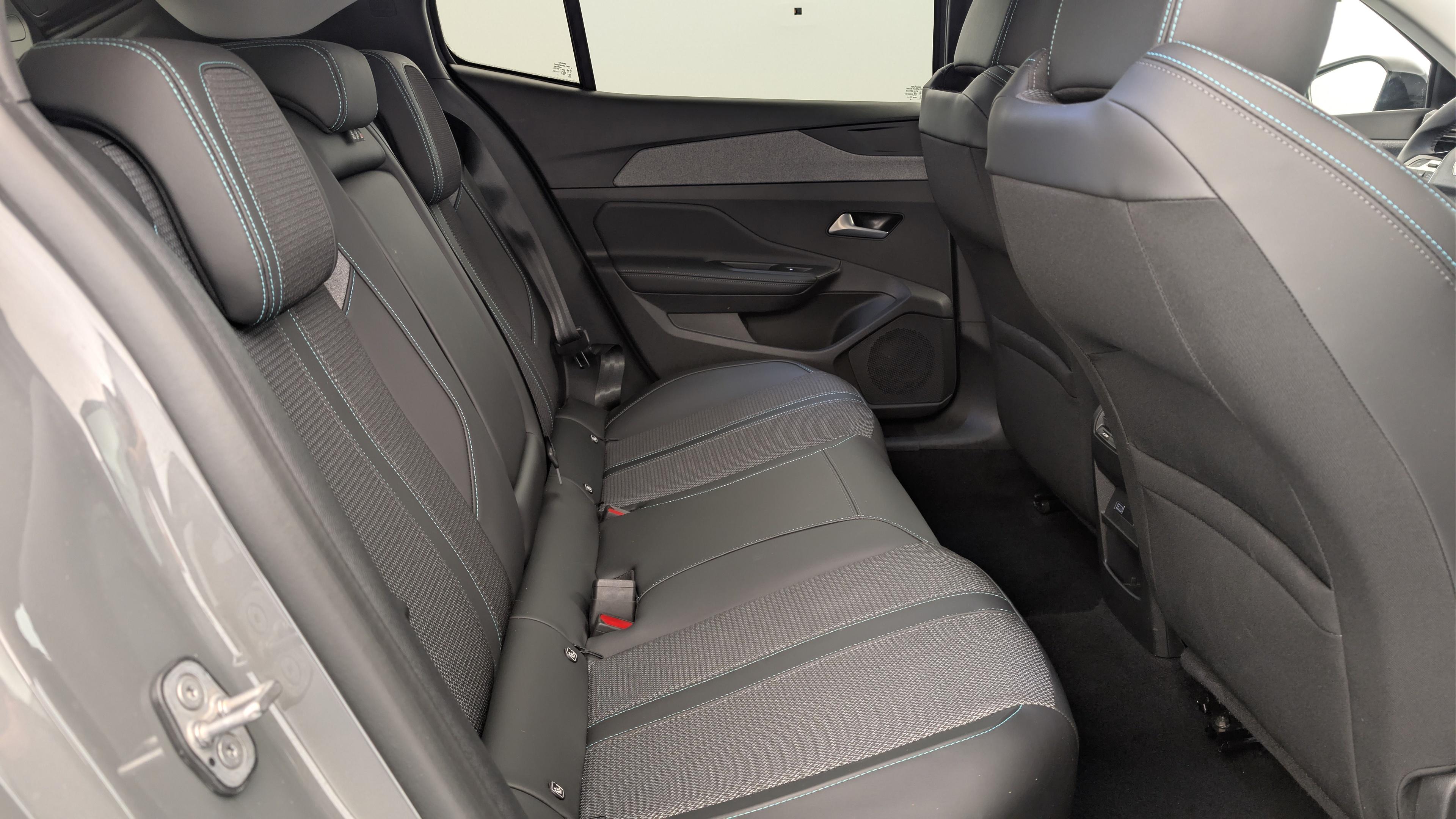 Peugeot 408 Hybrid 145 e-DCS6 Allure