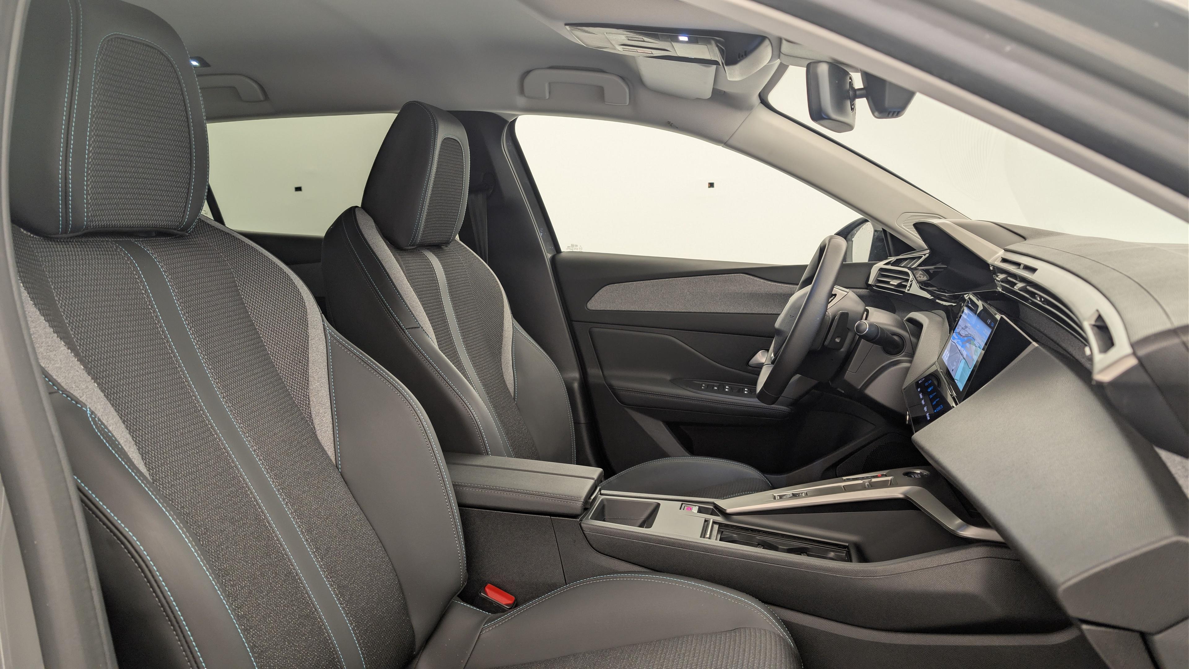 Peugeot 408 Hybrid 145 e-DCS6 Allure