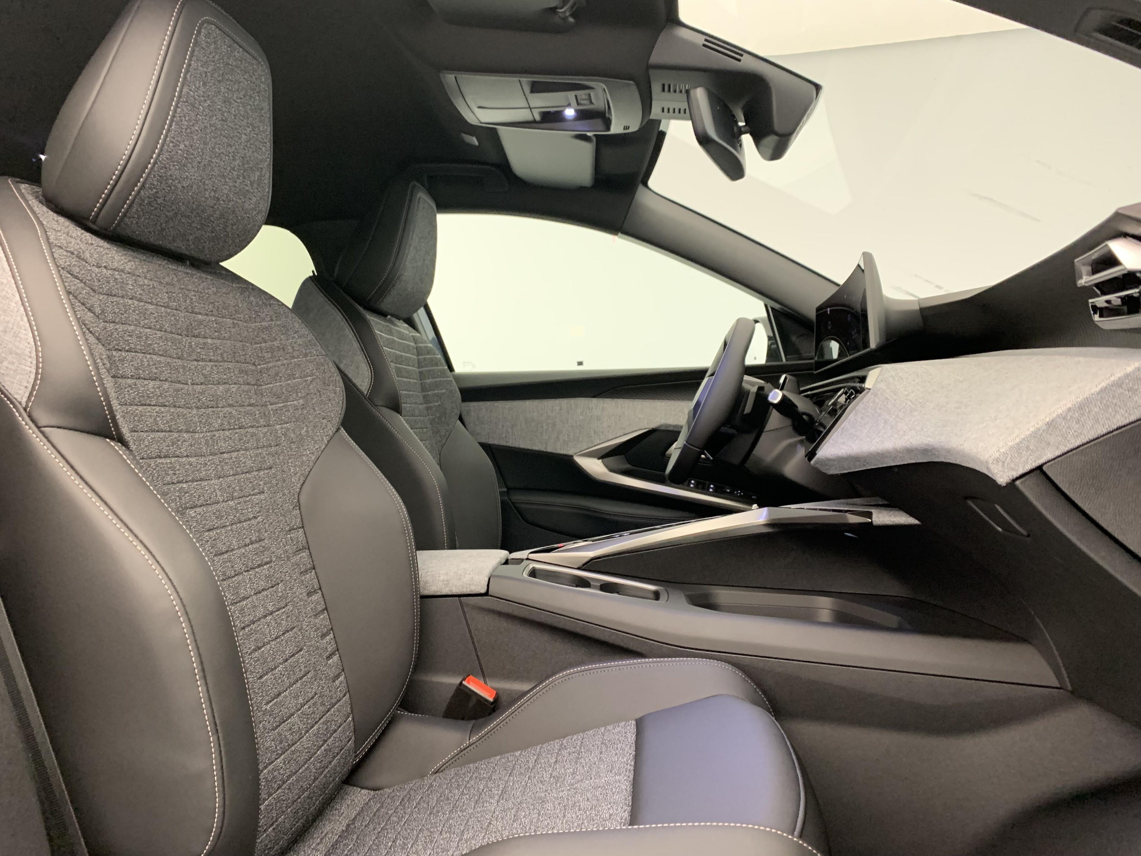 Peugeot 5008 HYBRID 145 CH E-DCS6 ALLURE