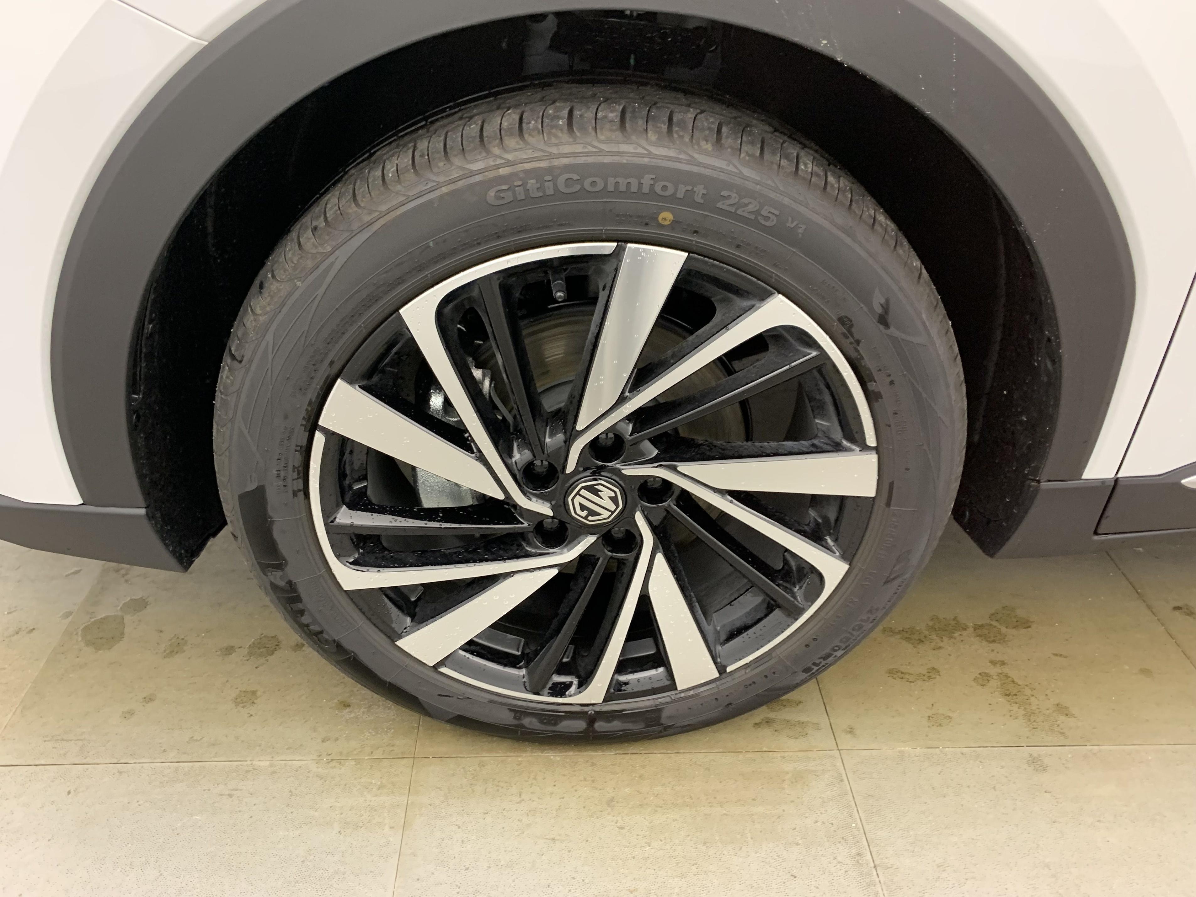 mg ZS 1.5 L Hybrid+ 197 ch Luxury