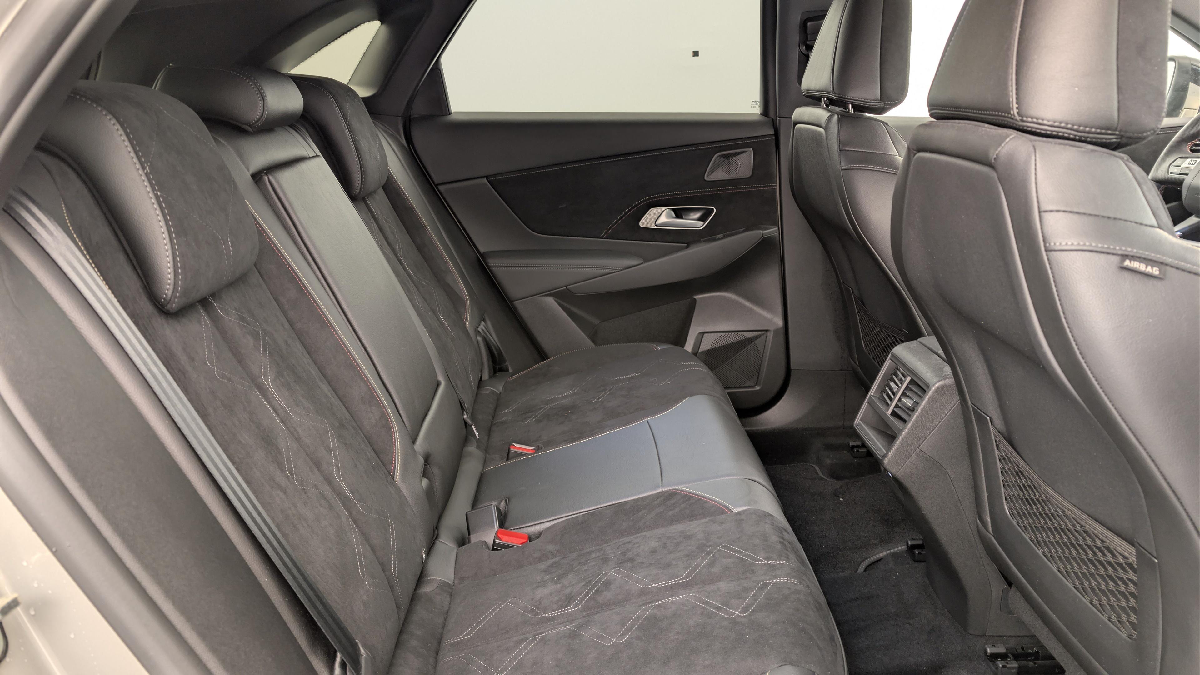 ds DS7 BlueHDi 130 EAT8 Pallas
