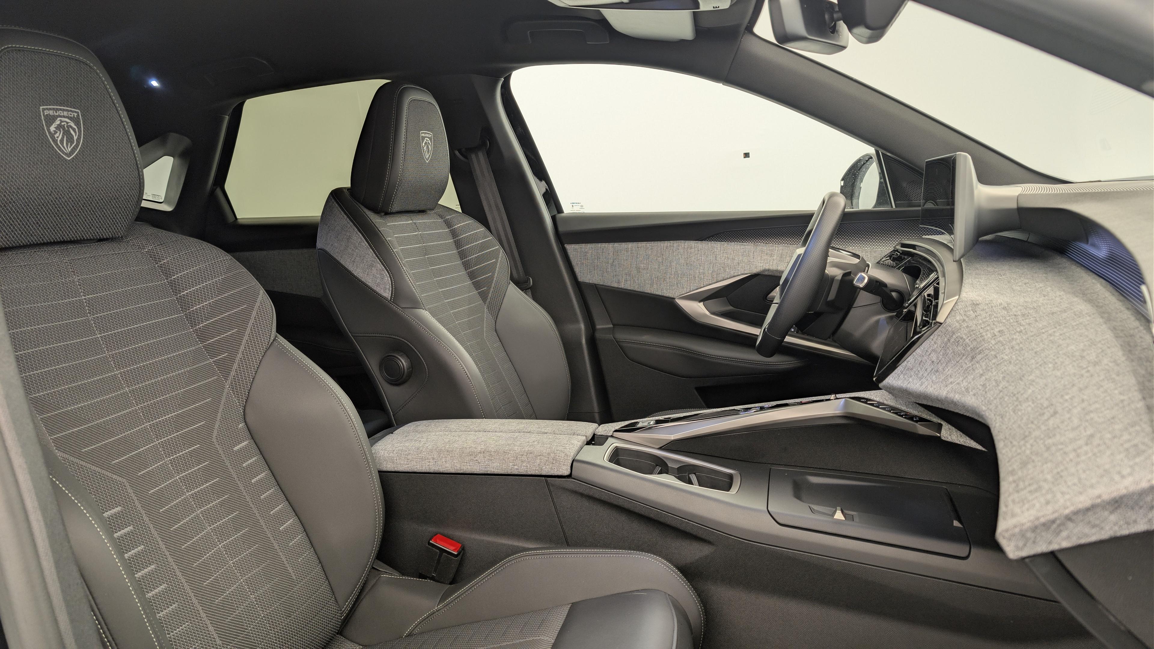 Peugeot 3008 Hybrid 145 e-DCS6 GT