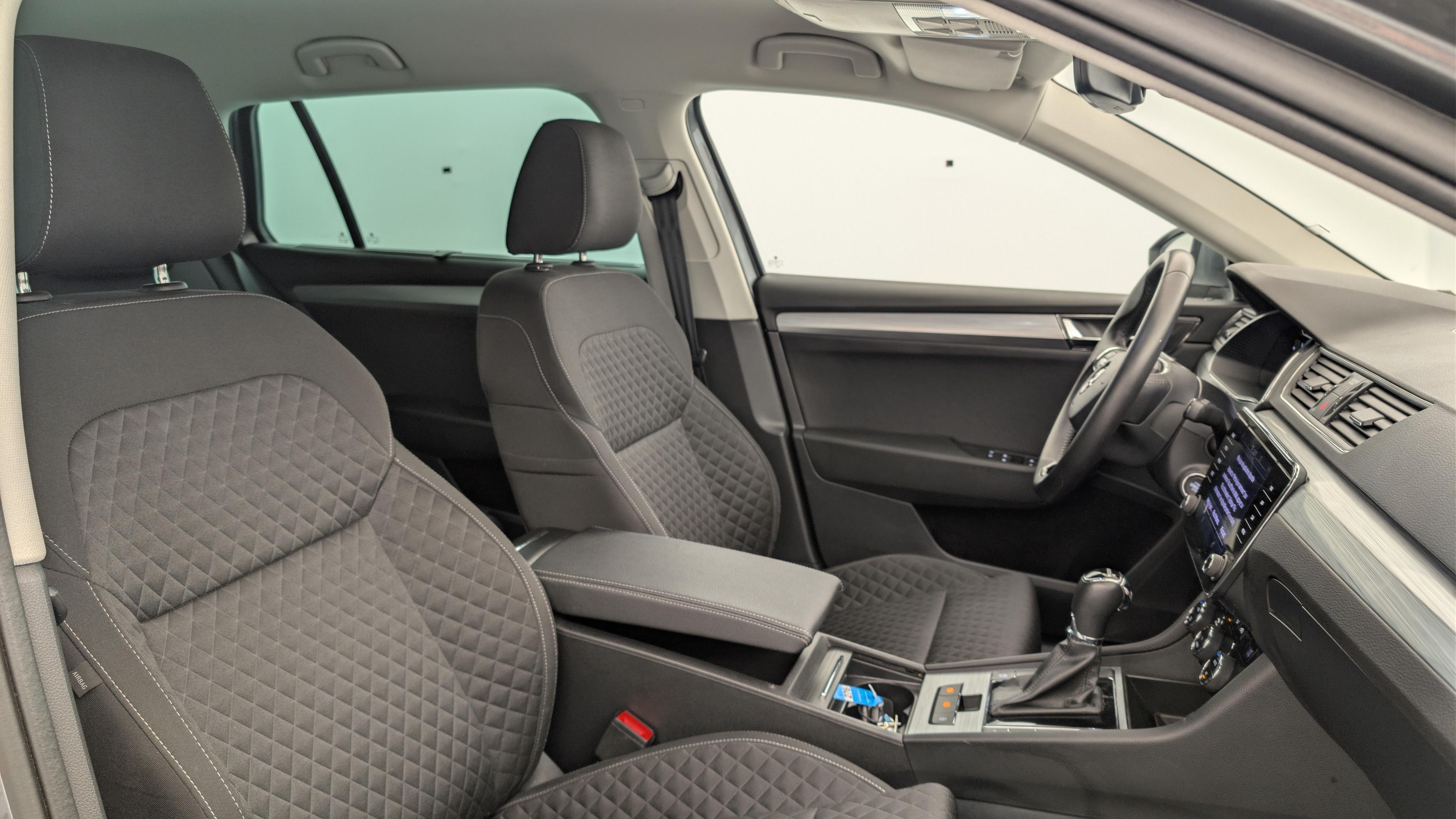 skoda Superb Combi 2.0 TDI 150 SCR DSG7 BUSINESS