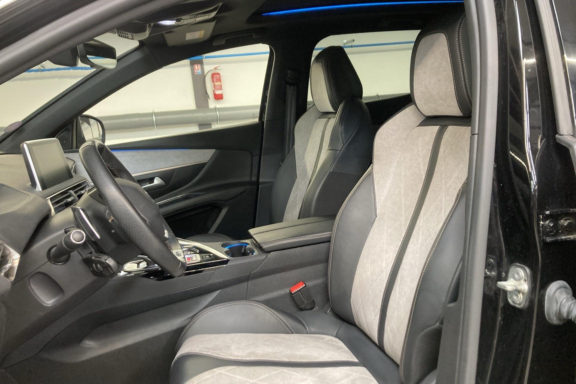 Peugeot 3008 Hybrid4 300 e-EAT8 GT
