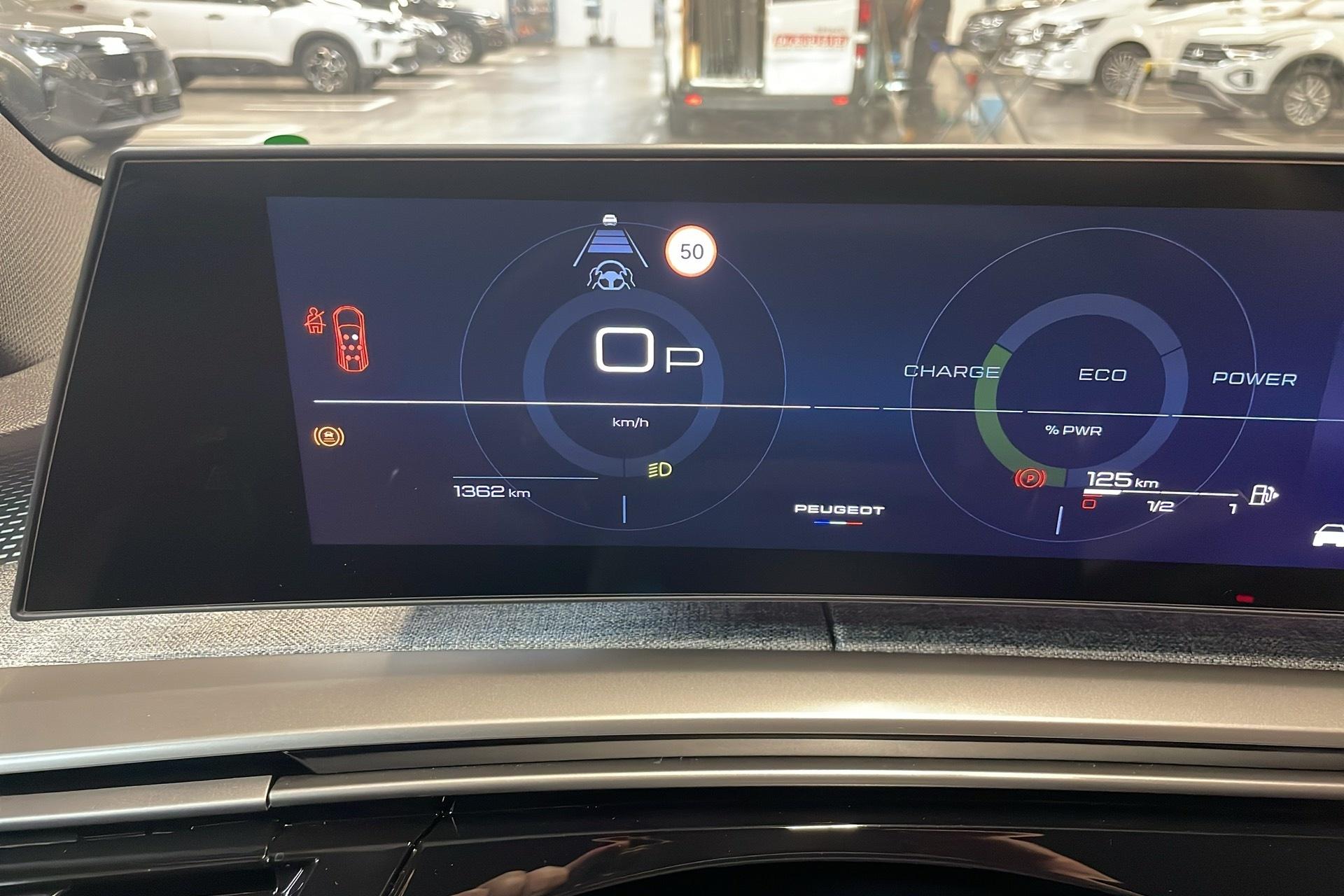Peugeot 5008 HYBRID 145CH E-DCS6 GT